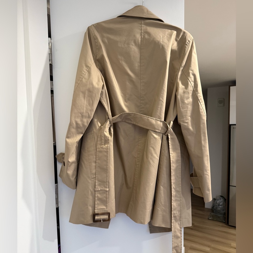 Uniqlo Trench Coat View 2